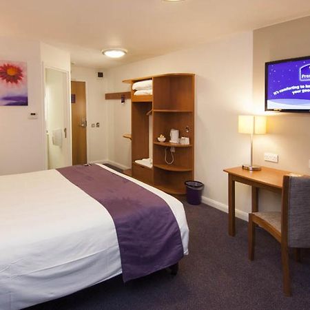 Premier Inn Swindon Central 外观 照片