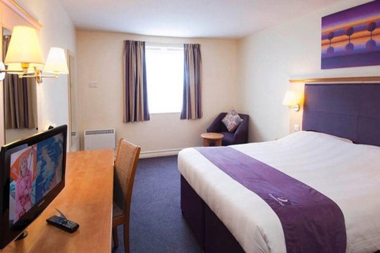 Premier Inn Swindon Central 外观 照片